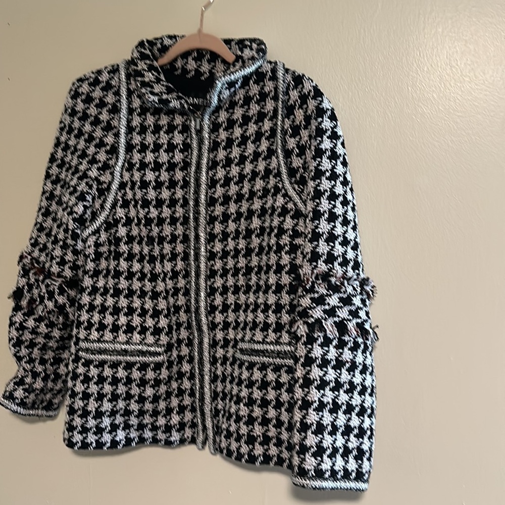 Women’s Chanel jacket size 46 like new - Picture 2 of 4